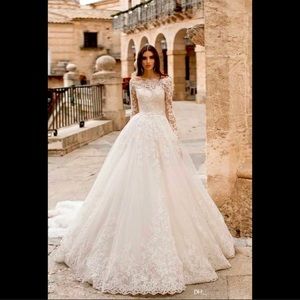 BOUTIQUE CUSTOM DESIGNED WEDDING DRESS/BRIDAL GOWN WOMENS L